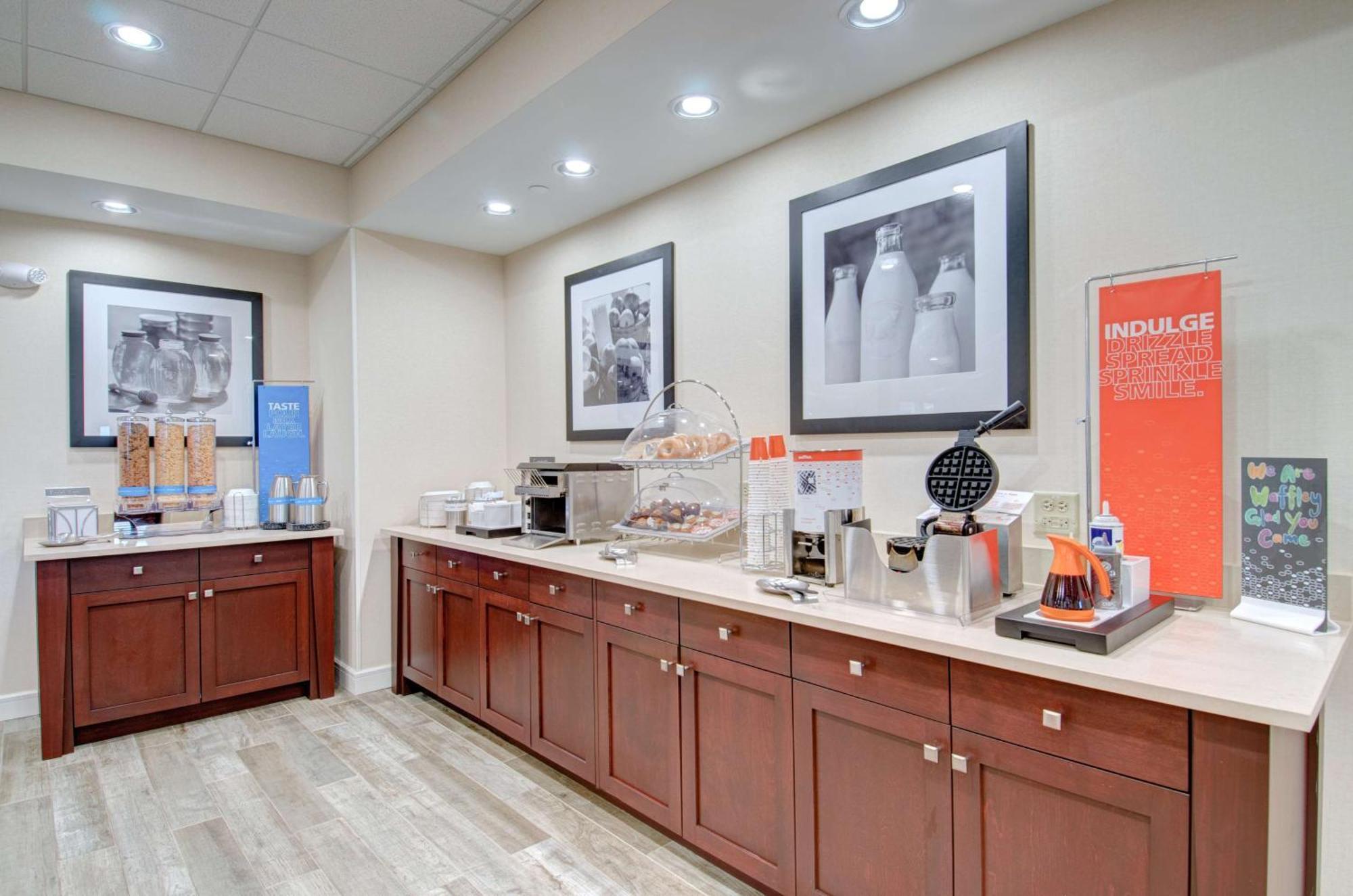 Hampton Inn Boston - Westborough Ngoại thất bức ảnh